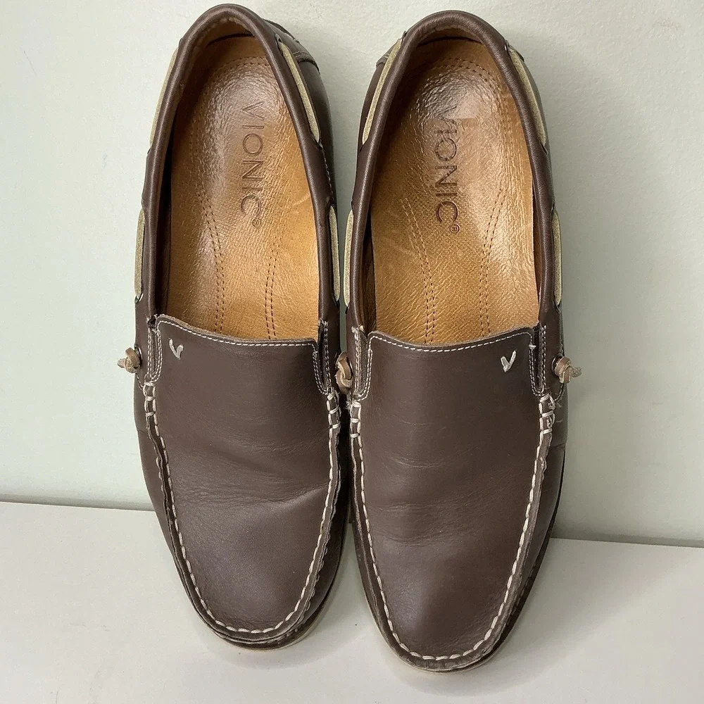 VIONIC Spring Greyson Boat Shoe - Men's Size 10.5 - Brown Leather Preppy Coastal